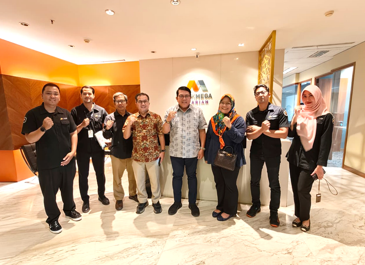 Pertemuan dengan Narasumber Direktur dan Tim Bank Mega Syariah di Kantor Pusat Jln HR Rasuna Said Kuningan Jakarta Selatan